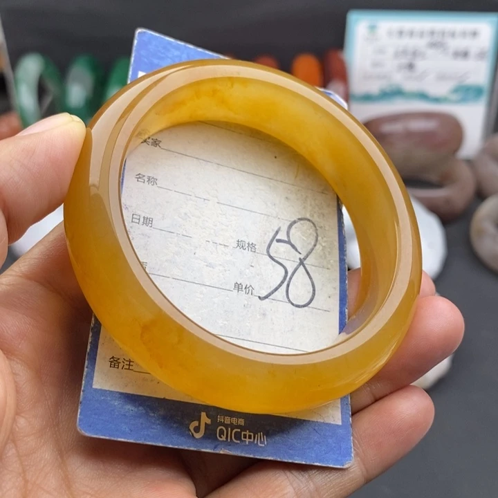 未镶嵌手镯石英质玉