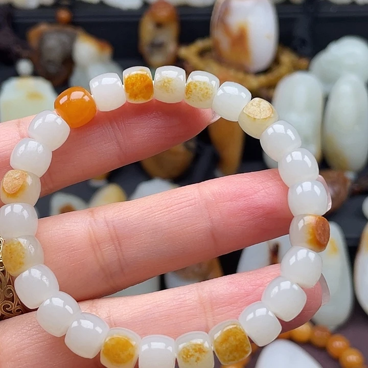 E***e和田玉未镶嵌颈饰