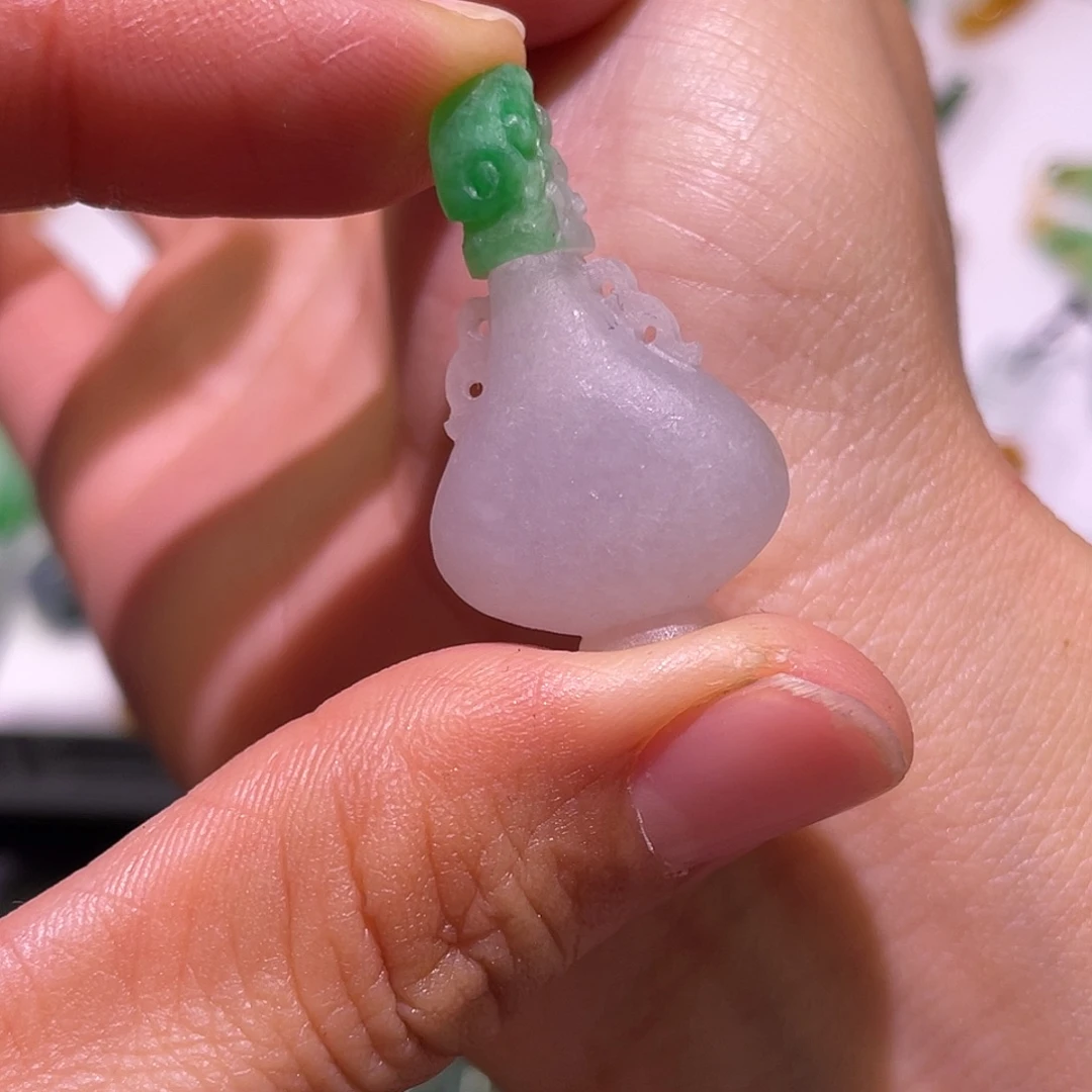 定制翡翠未镶嵌花瓶