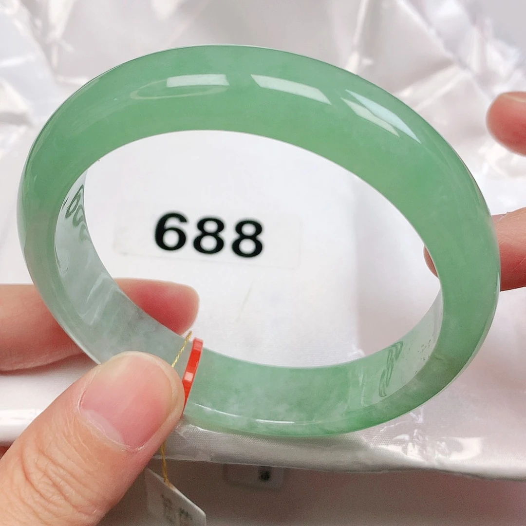 翡翠手镯未镶嵌抖音688