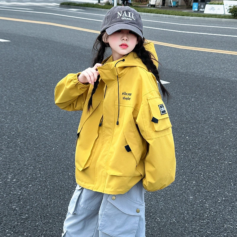 女童冲锋衣外套2025新款秋装女孩连帽宽松户外上衣长袖夹克衫洋气