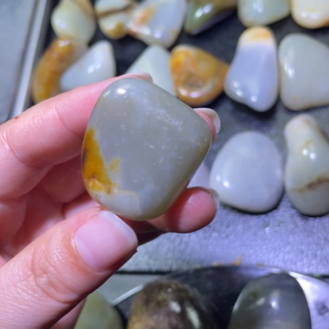 【闪购商品】颈饰未镶嵌和田玉（子料）