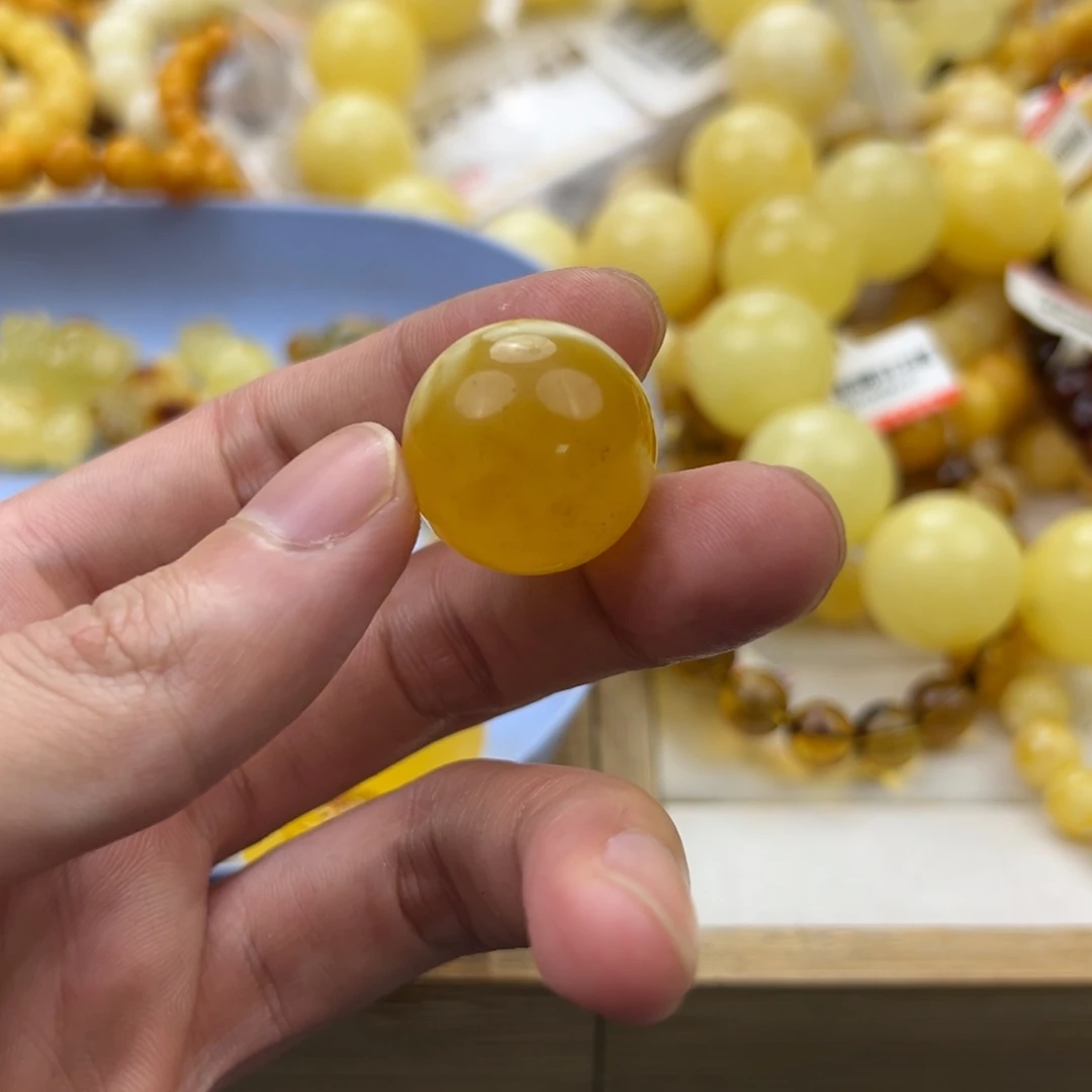 琥珀珠宝奇石未镶嵌