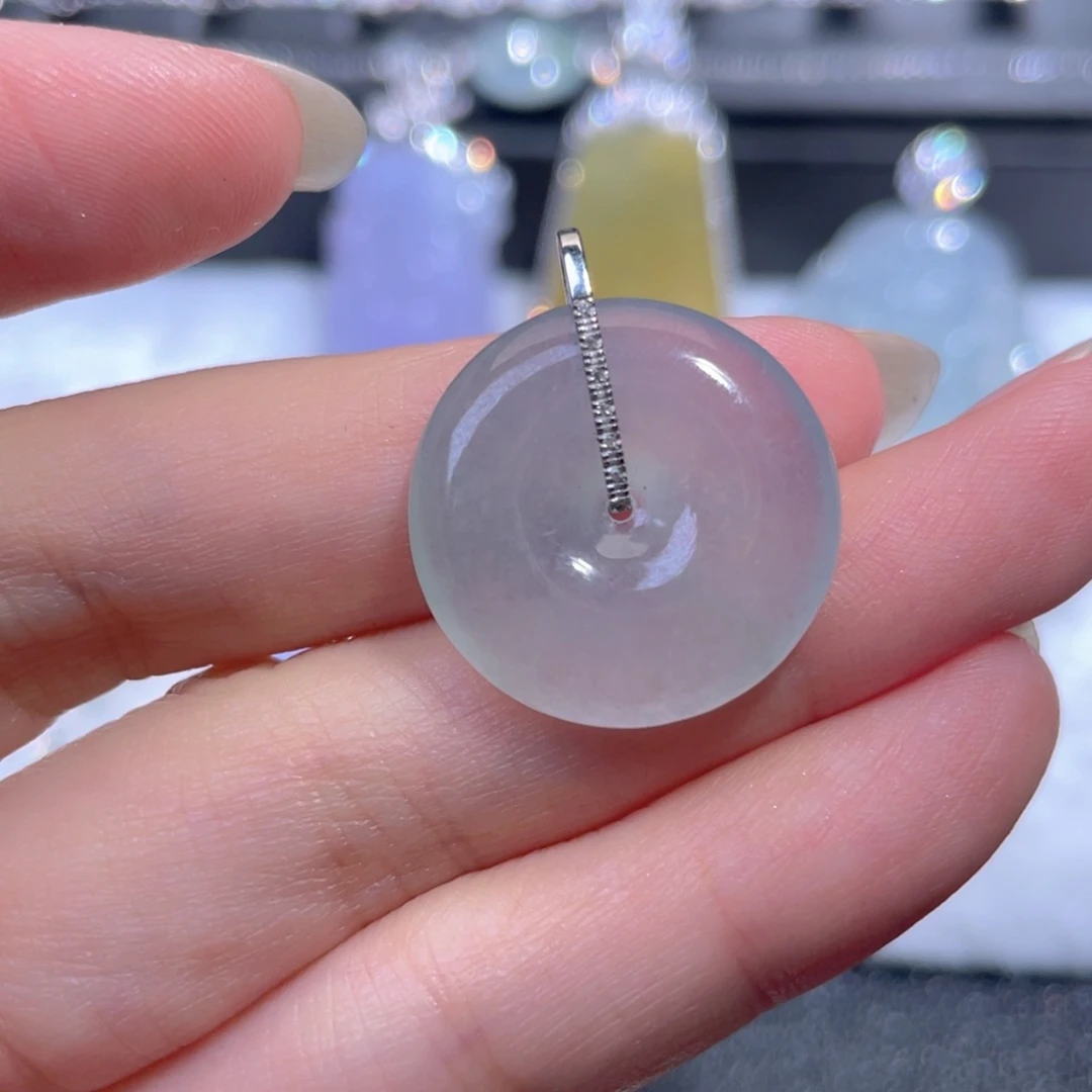 翡翠18K金镶嵌颈饰翡翠