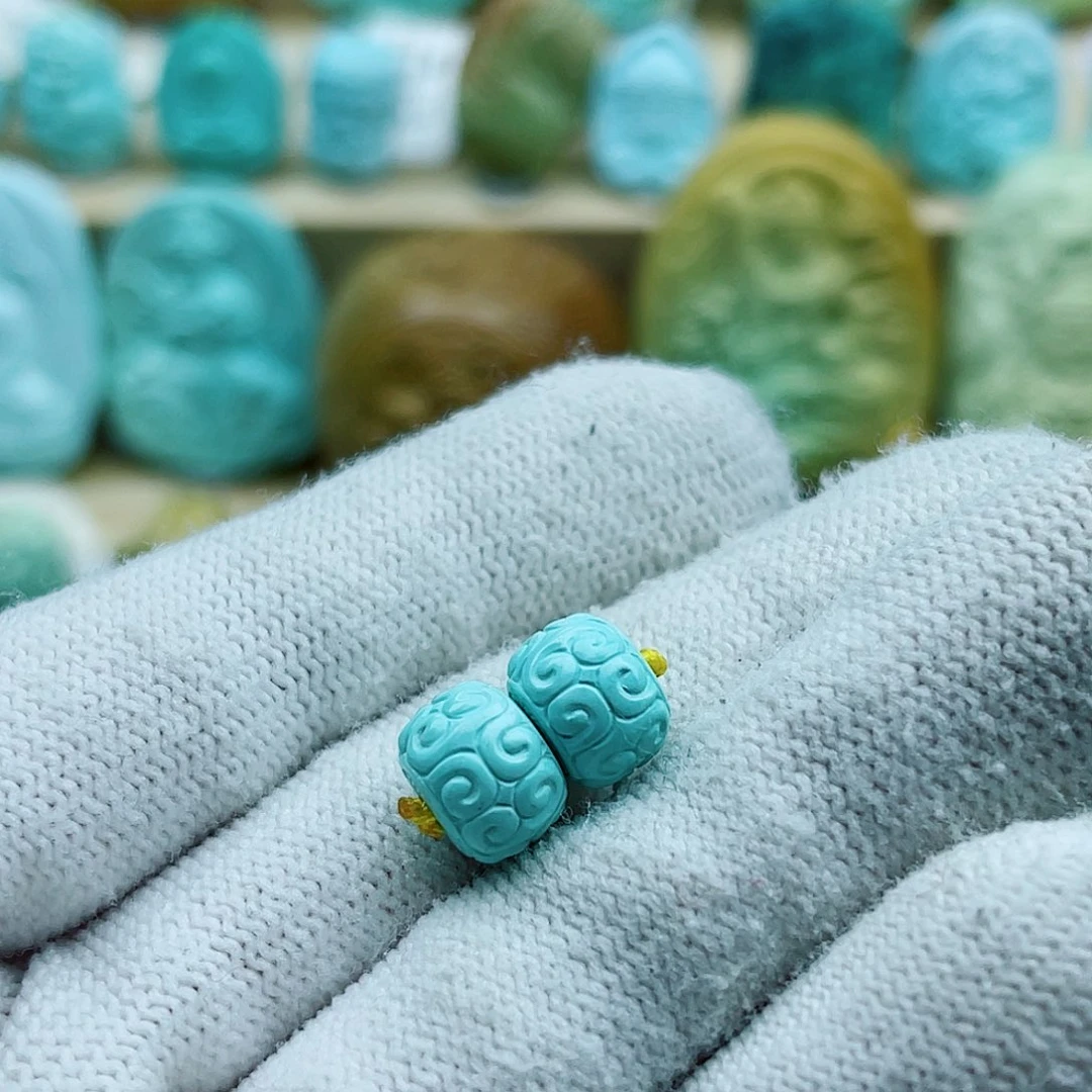 绿松石未镶嵌珠宝奇石