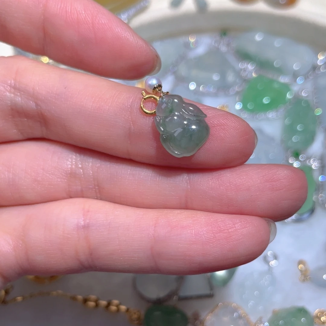 翡翠颈饰18K金镶嵌翡翠