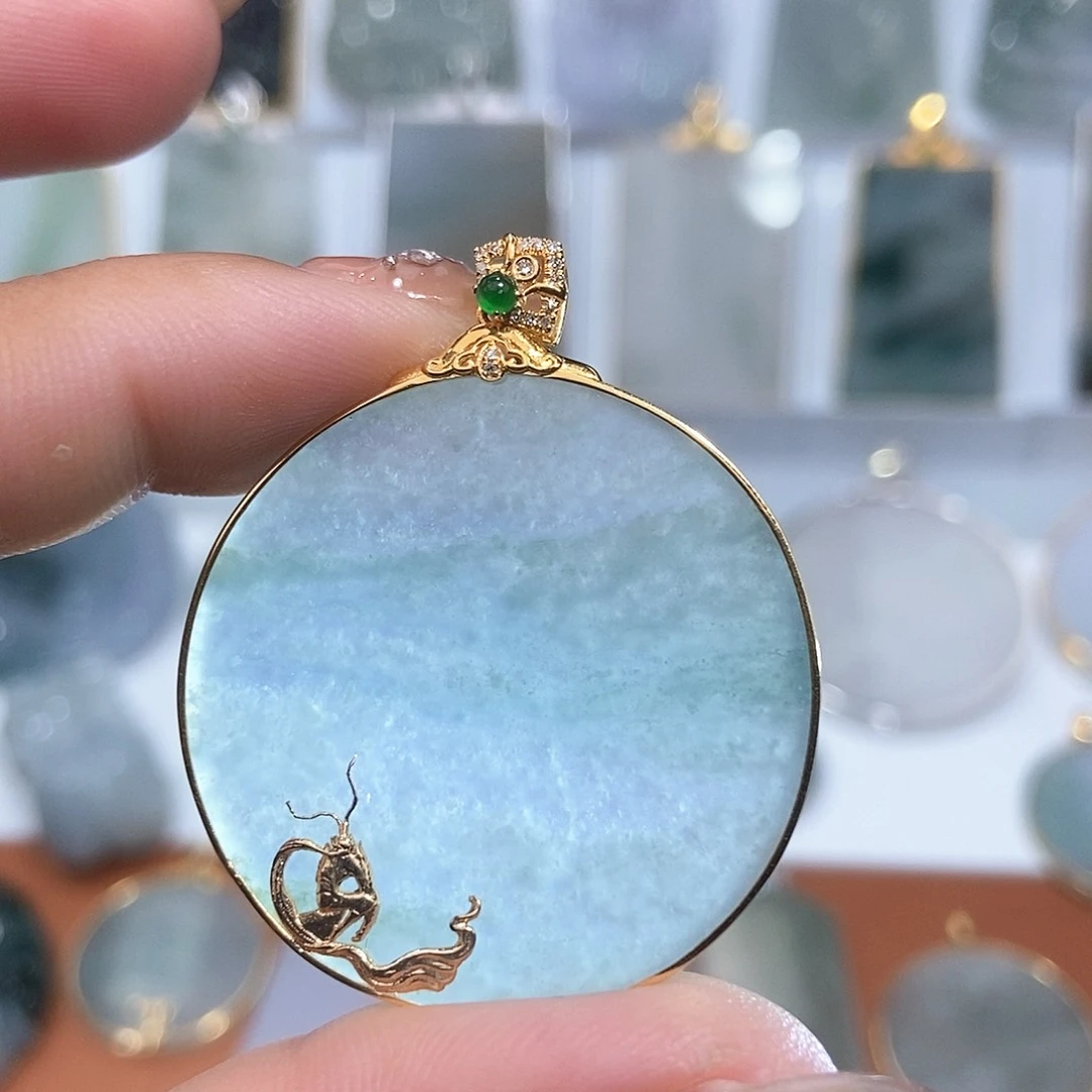 翡翠吊坠(不含链)18K金镶嵌