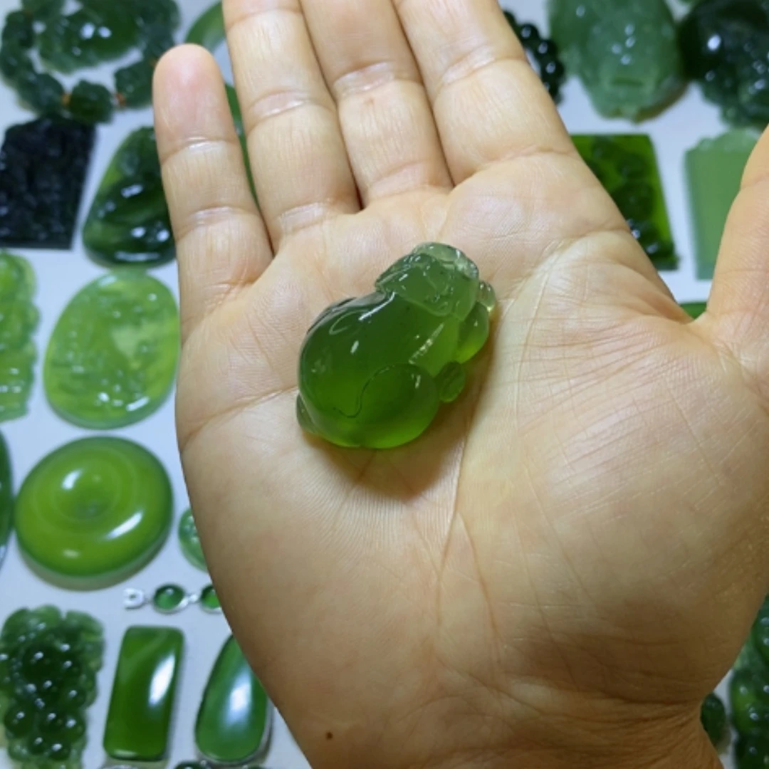 【闪购商品】未镶嵌蛇纹石玉颈饰