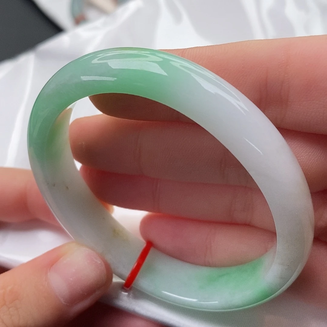 翡翠未镶嵌手镯（圆镯）缅甸天然a货翡翠手镯