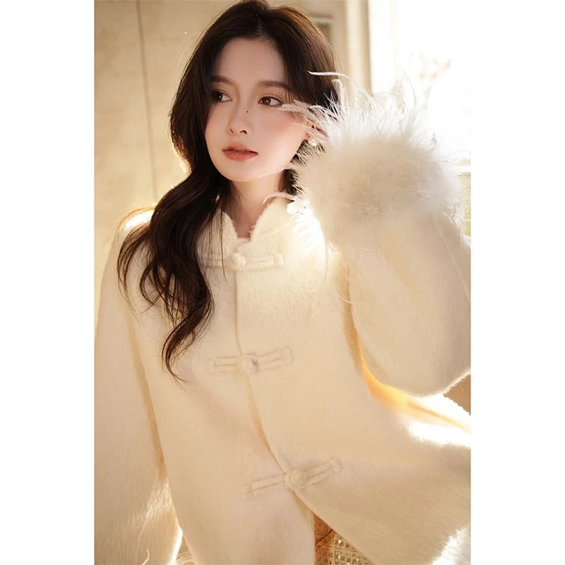 梅子熟了「苏力千金」阿尔巴卡澳毛新中式盘扣毛呢大衣女驼鸟毛袖口