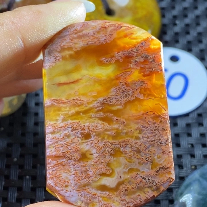 未镶嵌颈饰玛瑙/玉髓书***成