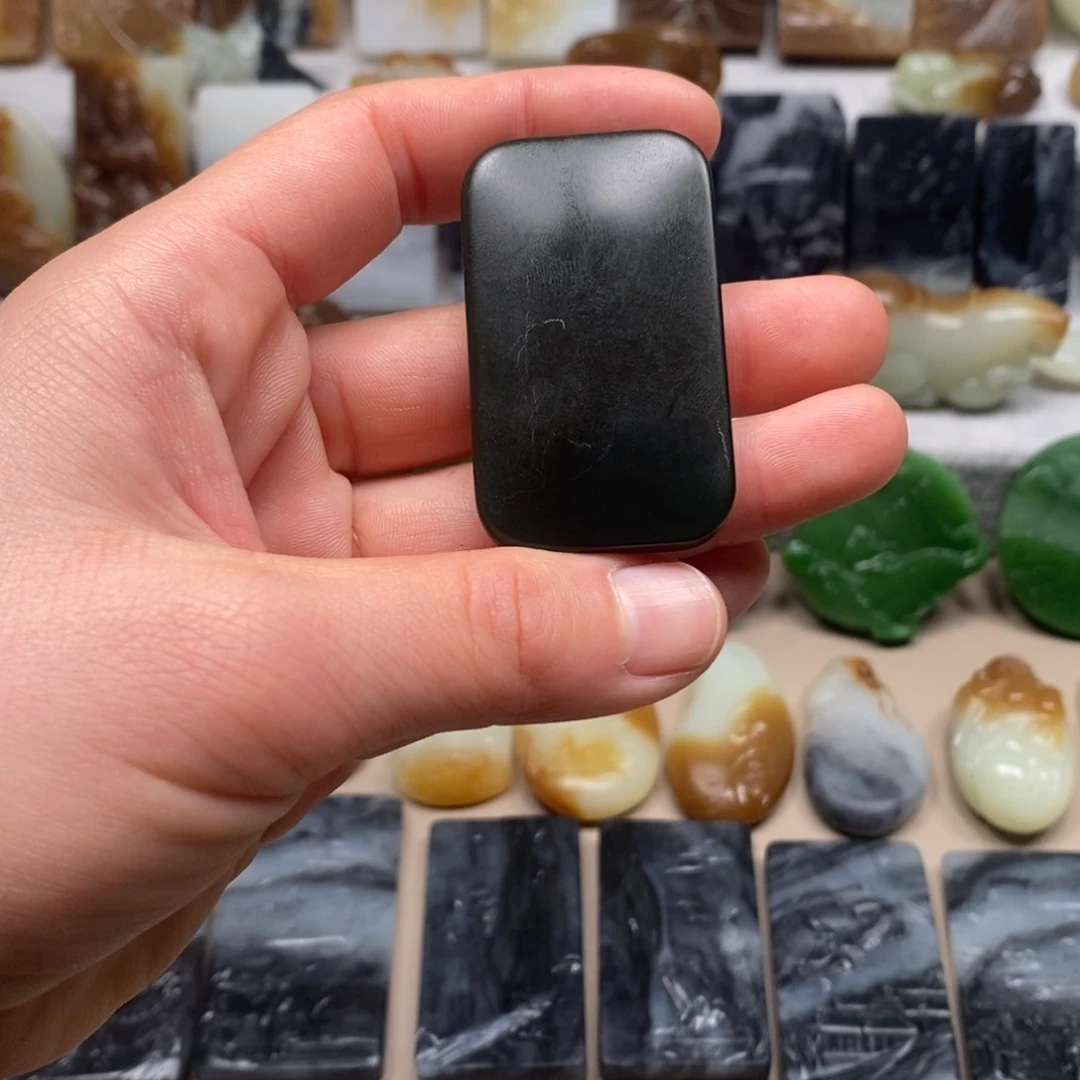 和田玉（糖玉）颈饰未镶嵌