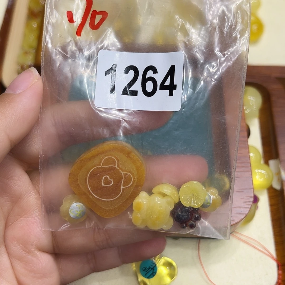 蟑***0琥珀未镶嵌珠宝奇石