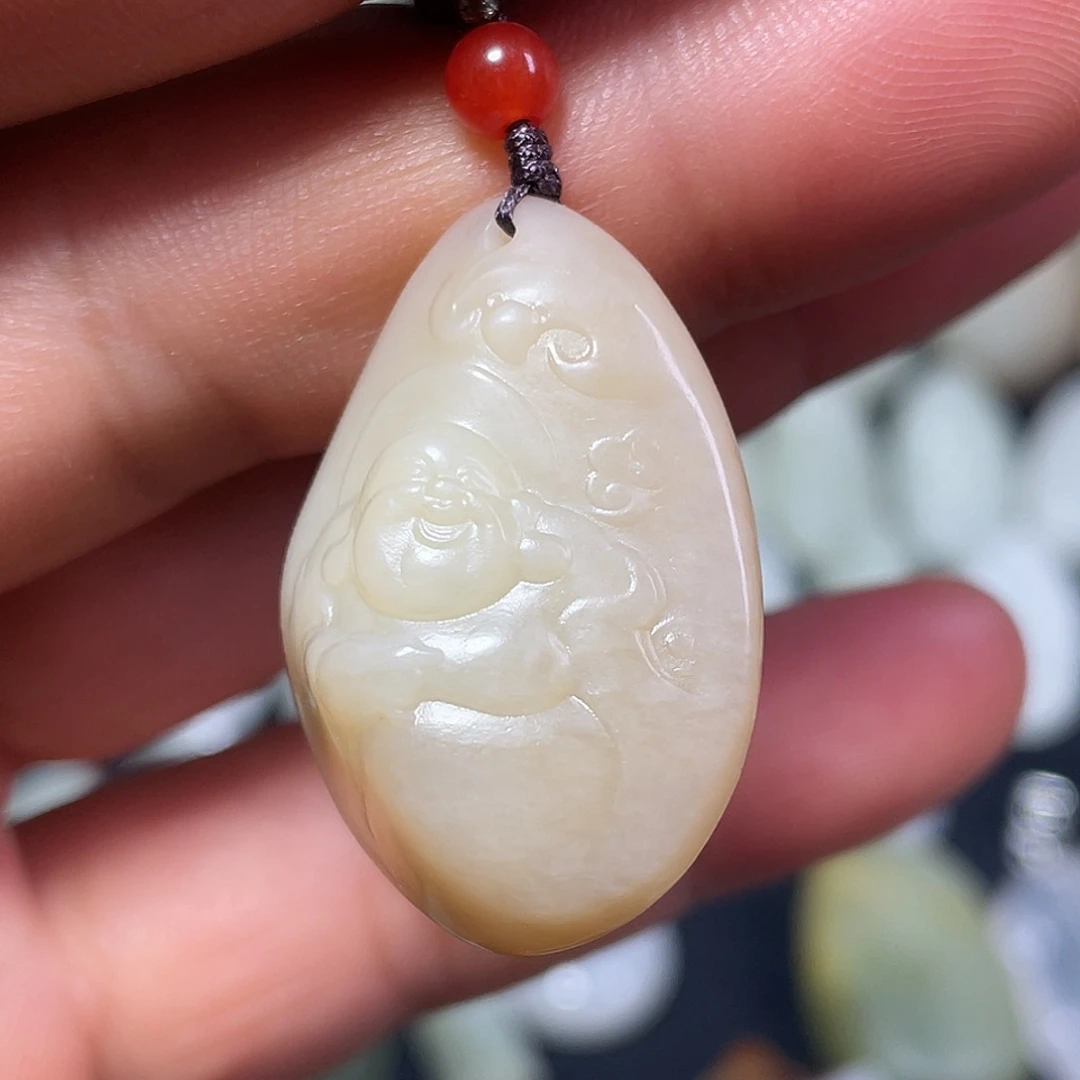 和田玉未镶嵌颈饰吊坠