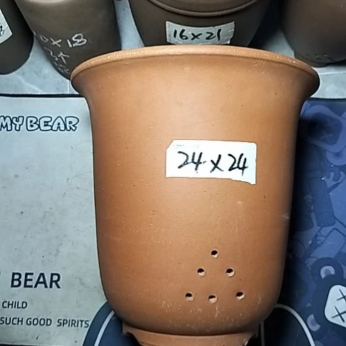 红泥特大金钟一个