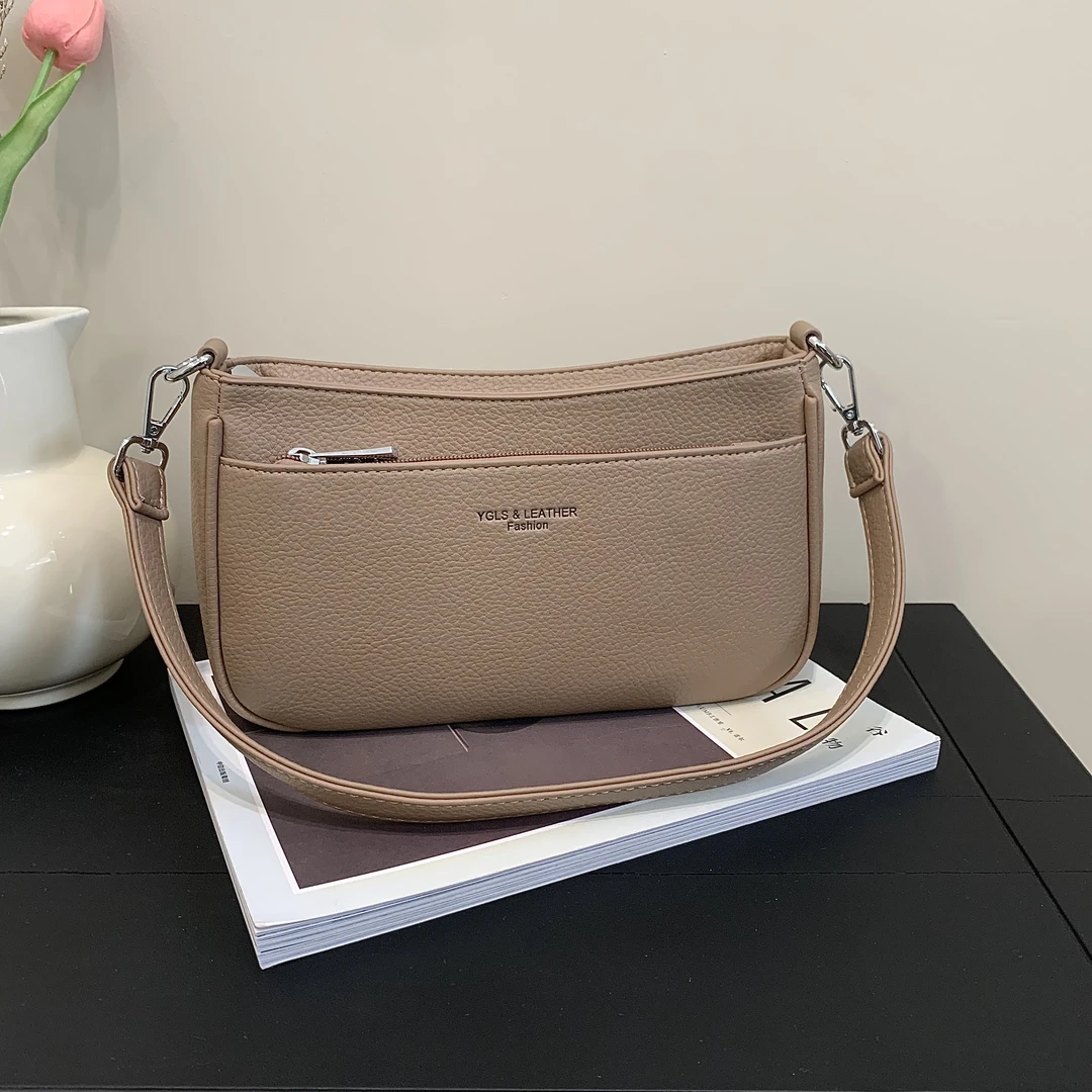 2025新款时尚真皮斜挎包三隔层大容量单肩包女士简约百搭腋下方包