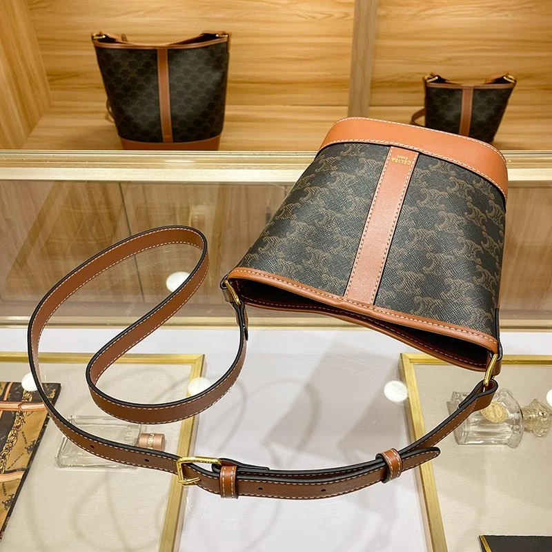 香港品牌凯旋门水桶包包女式2025新款秋冬大容量时尚小众斜挎包女