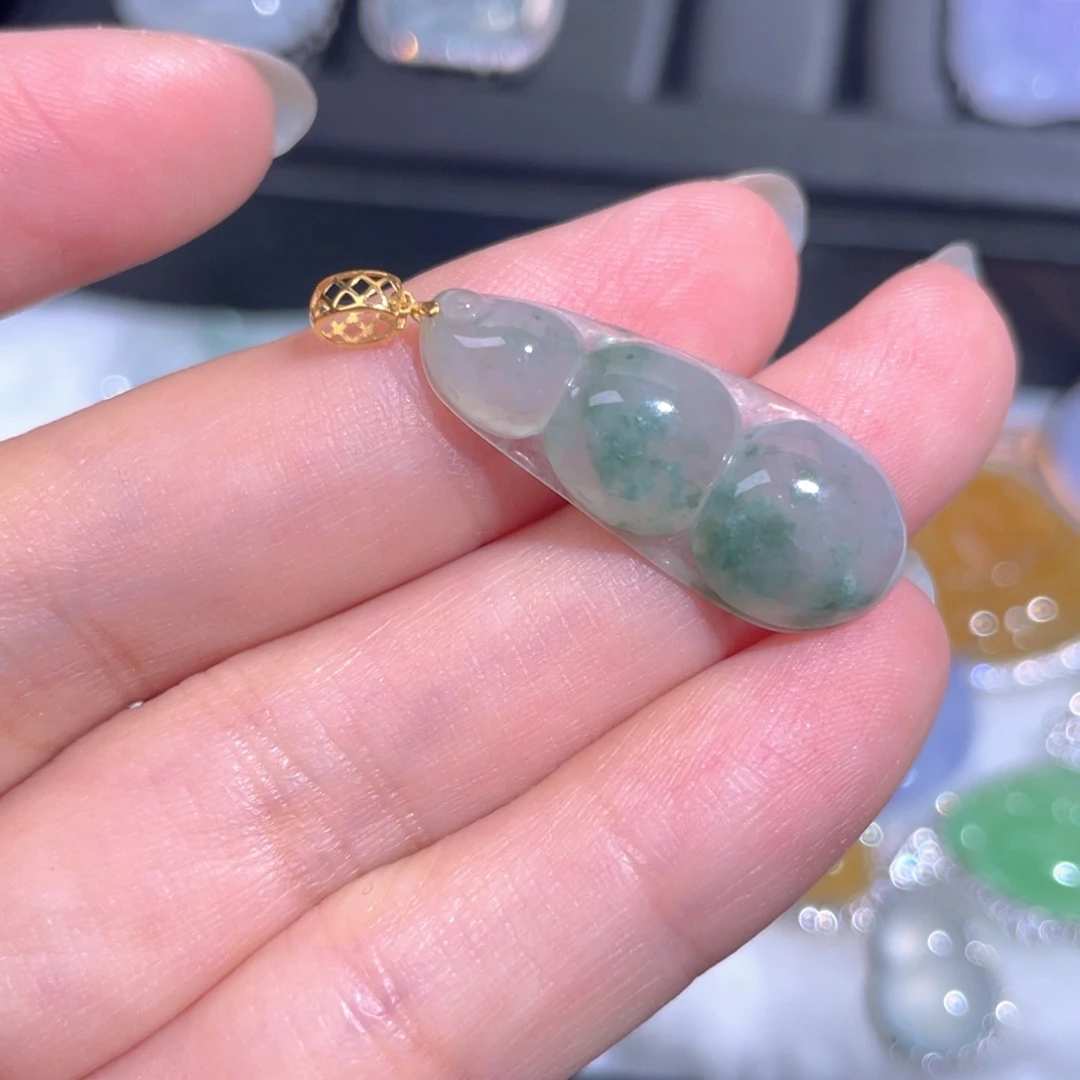 颈饰18K金镶嵌翡翠翡翠