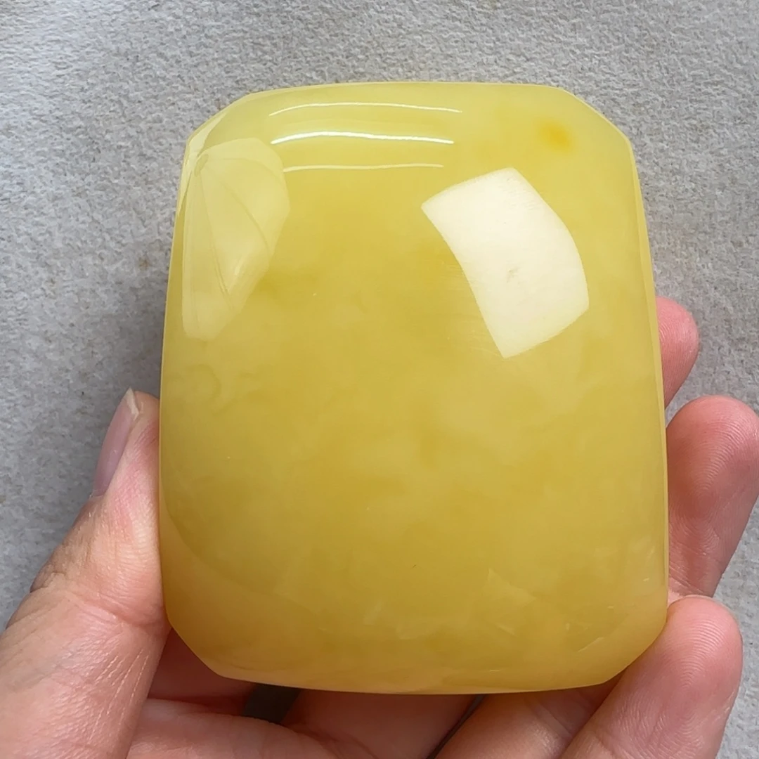 蜜蜡未镶嵌珠宝奇石