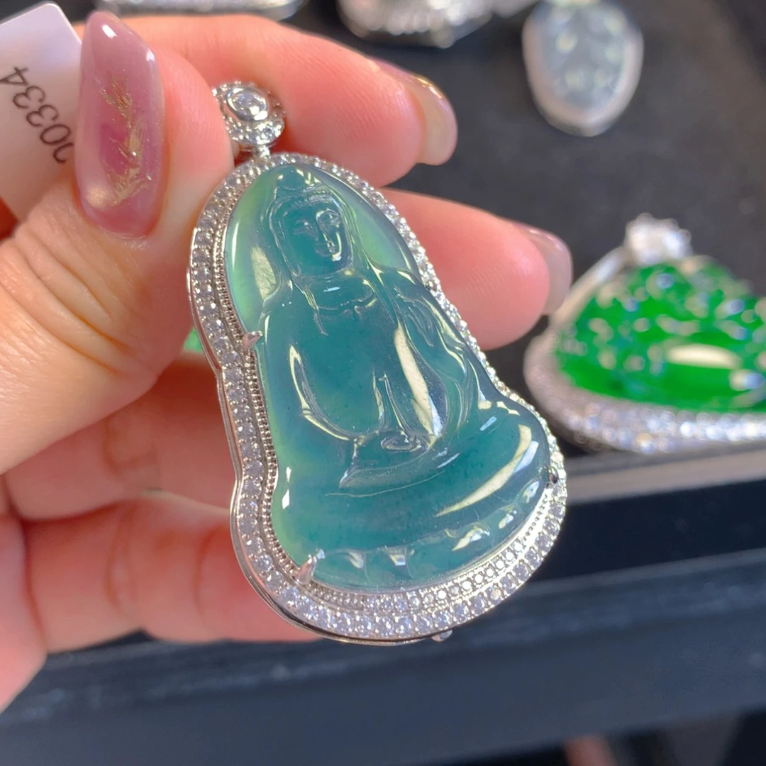 翡翠颈饰未镶嵌翡翠