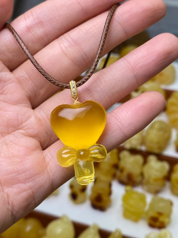 天然琥珀蜜蜡爱心吊坠