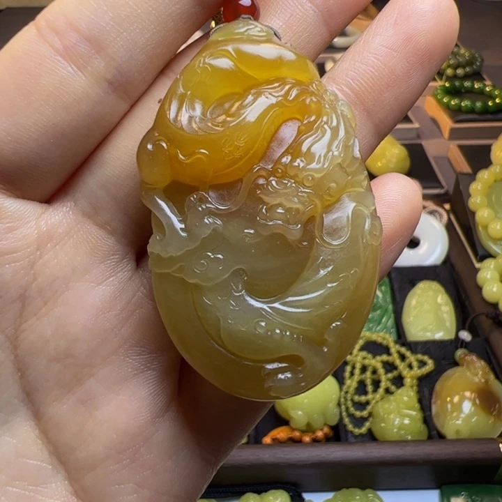 和田玉（黄玉）未镶嵌颈饰