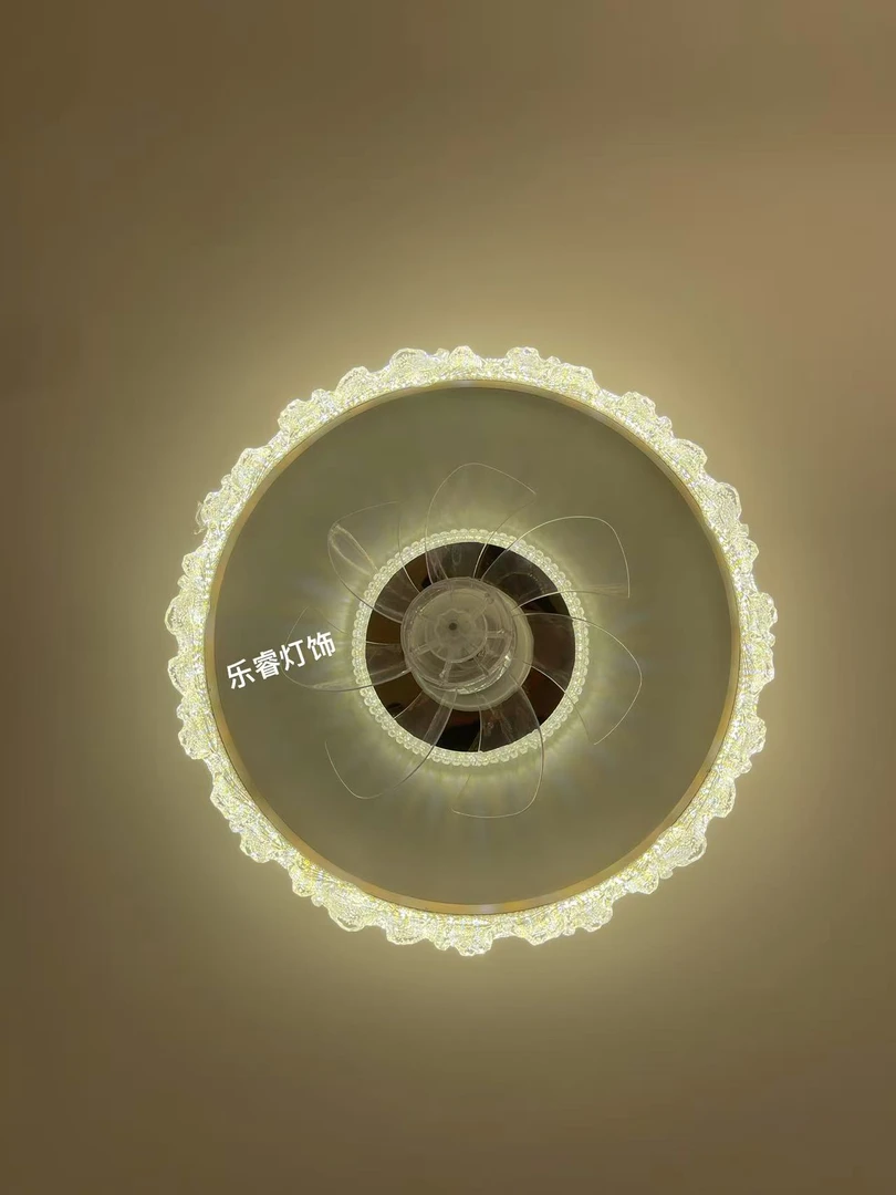 高端高品质轻奢大风力360度摇头吸顶卧室风扇灯