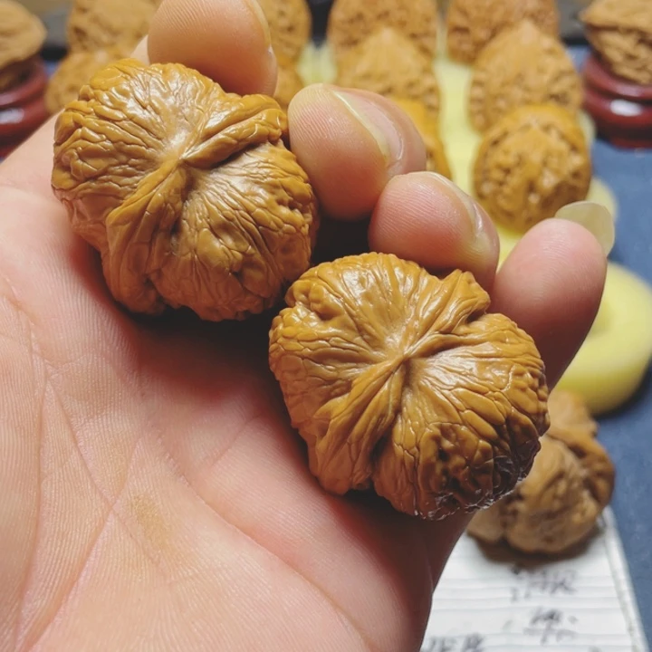 文玩核桃把件元宝