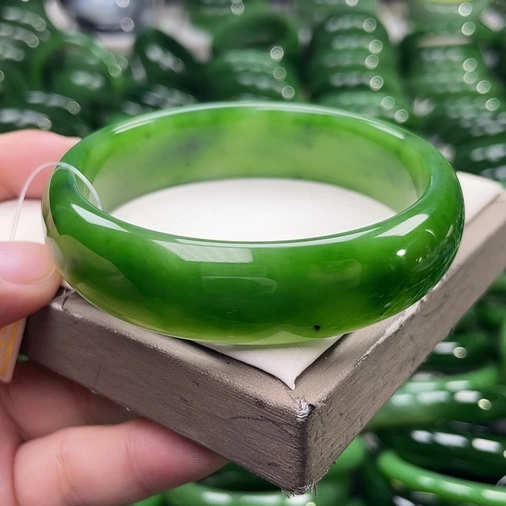 未镶嵌手镯和田玉（碧玉）