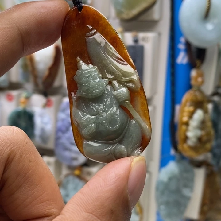 翡翠未镶嵌颈饰财哥