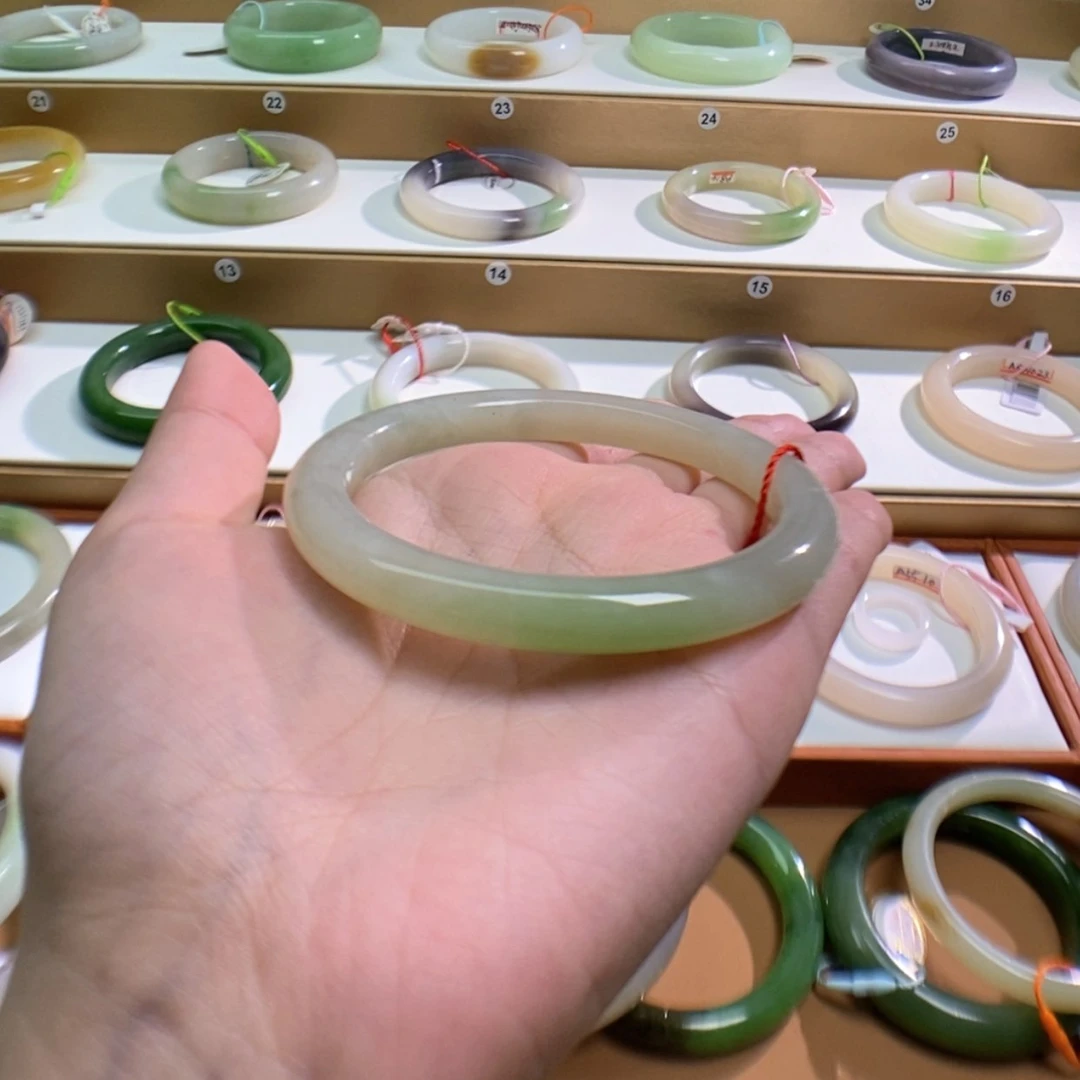 【闪购商品】和田玉（翠青玉）手镯未镶嵌大*王5758微矿点