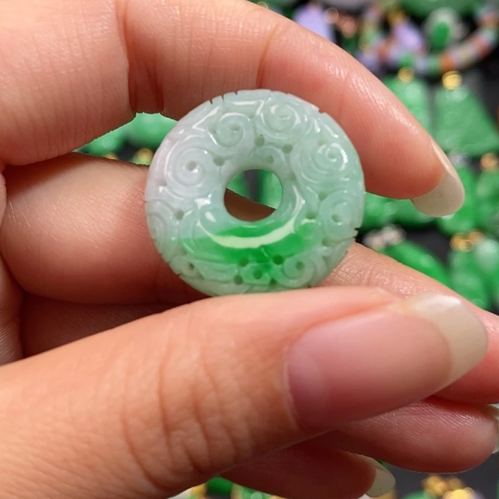 颈饰未镶嵌翡翠吊坠