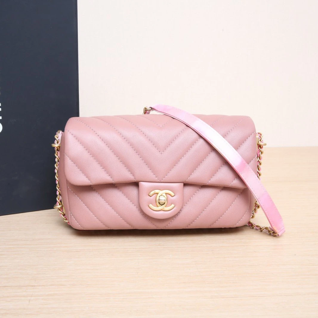 99新 Chanel/香奈儿 【黑黑】豆沙粉 25开 金扣 CF口盖包大mini