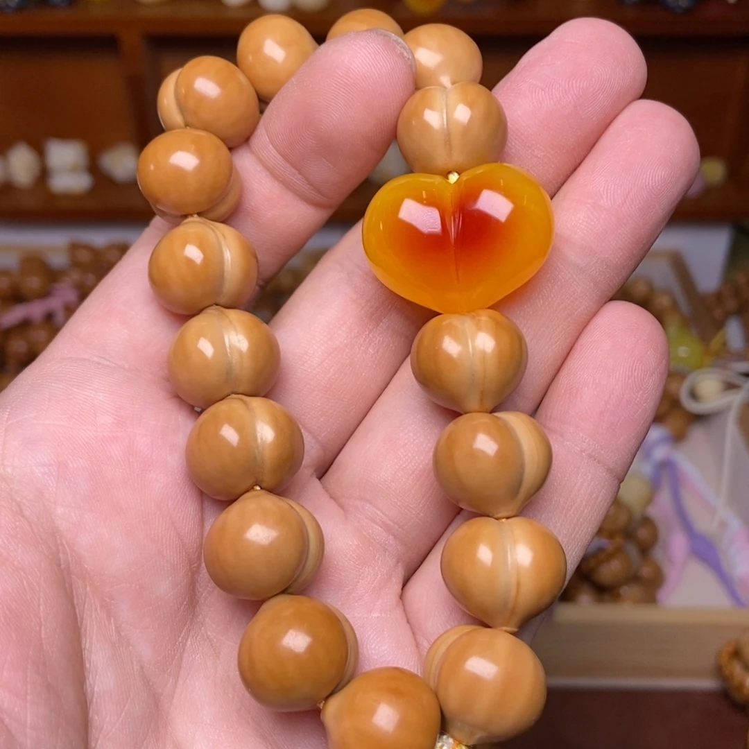 猴头核桃吊坠柯基爱心手持