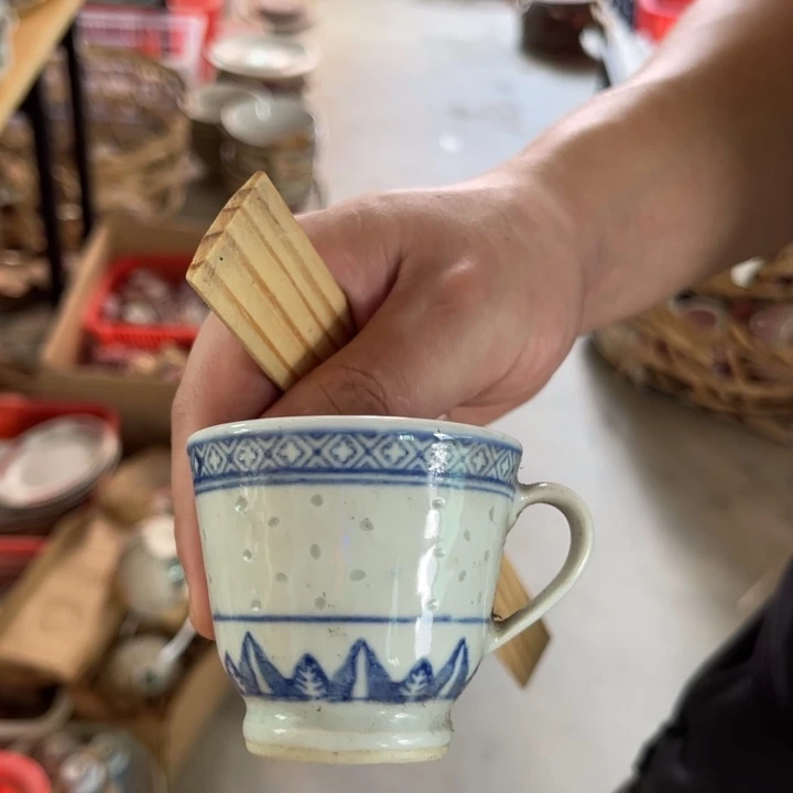 摆件怀旧瓷器，默认微瑕，介意勿拍