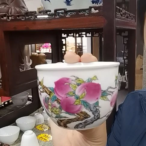景德镇粉彩九桃主人杯