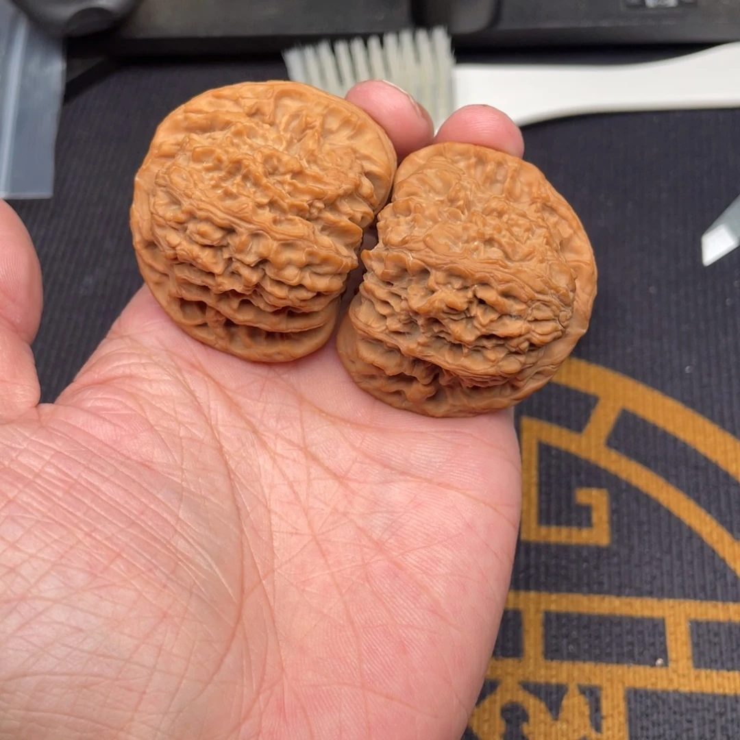 牧***云文玩核桃吊坠s118南疆石打底去黄