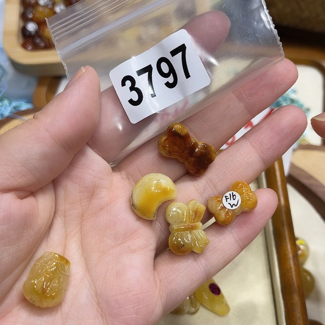 瑛***a琥珀未镶嵌珠宝奇石