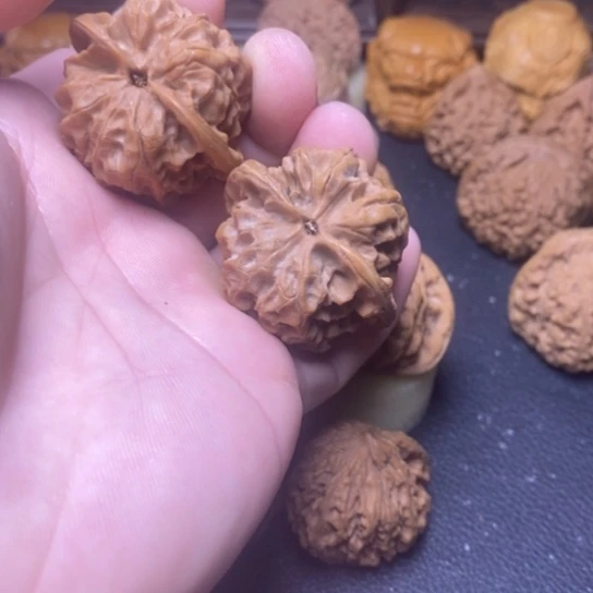 文玩核桃老树磐石39