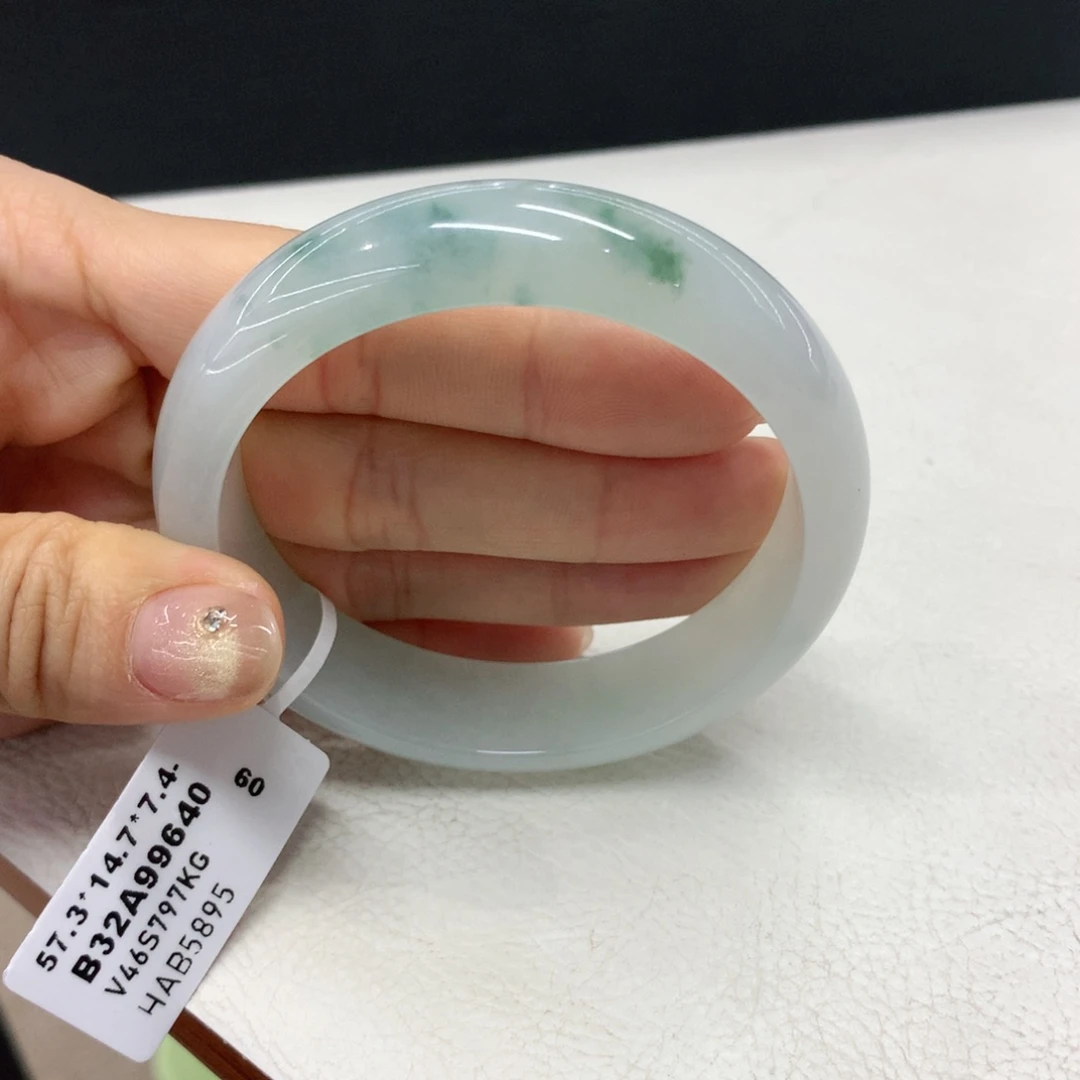 翡翠手镯未镶嵌缅甸翡翠手镯57.3