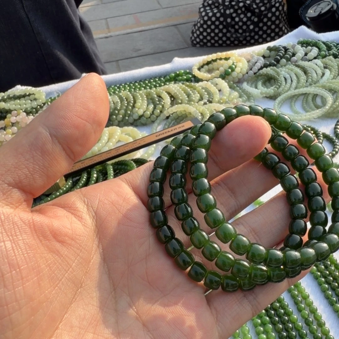 和田玉未镶嵌车挂拍一发一多样性