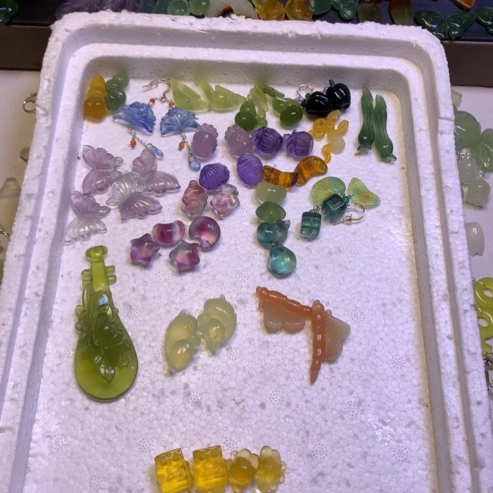 L***u蛇纹石玉合金发夹