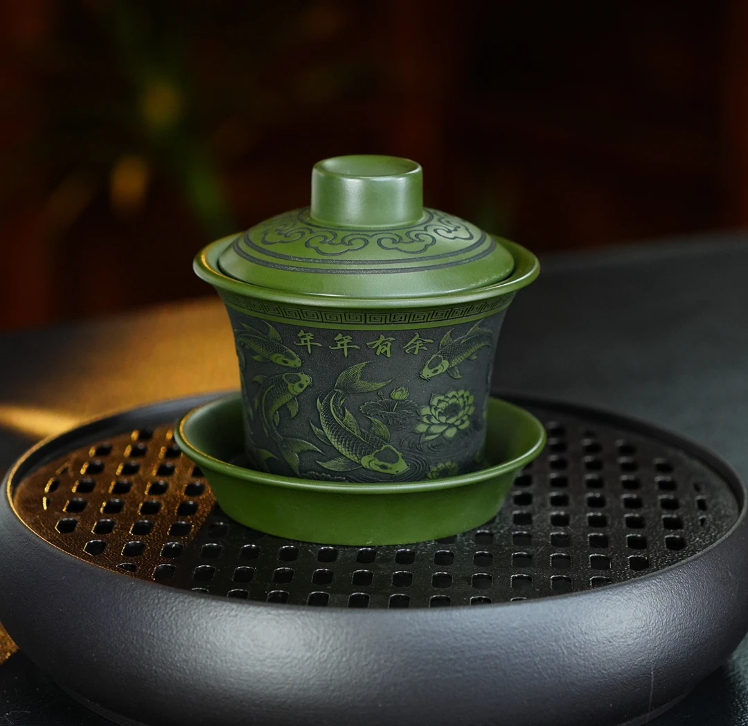 039 宜兴全手工紫砂茶具 原矿绿泥泥料刻绘年年有余中式茶盖碗