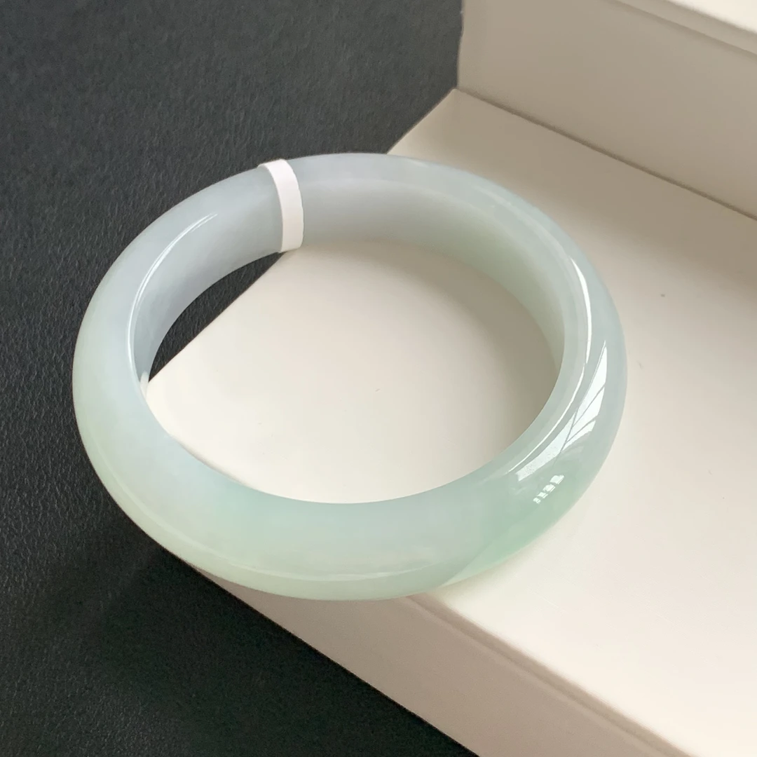 鸣轩翡翠手镯天然A货 正圈53-54 淡春彩飘绿J2203