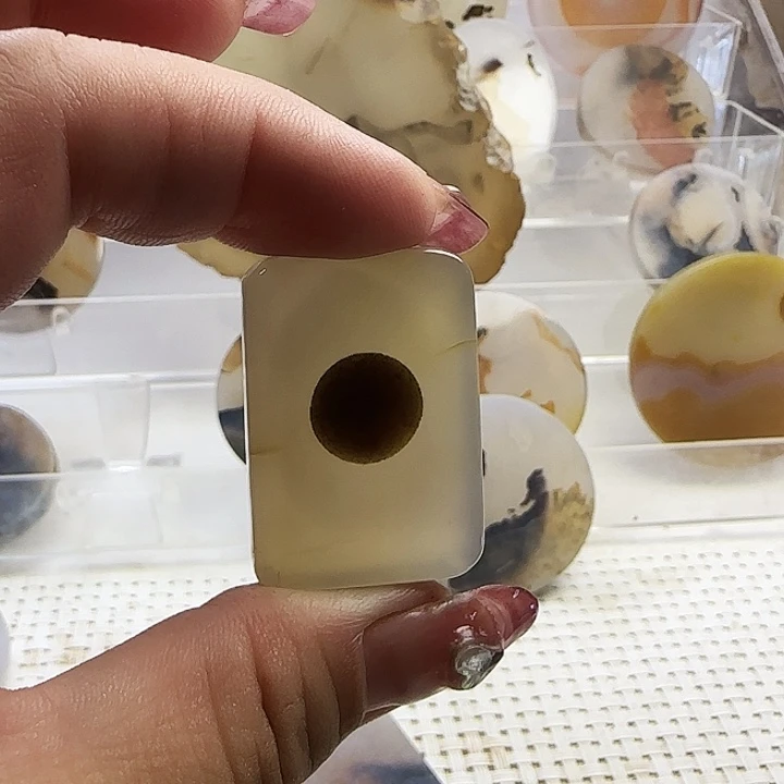 玛瑙/玉髓未镶嵌珠宝奇石