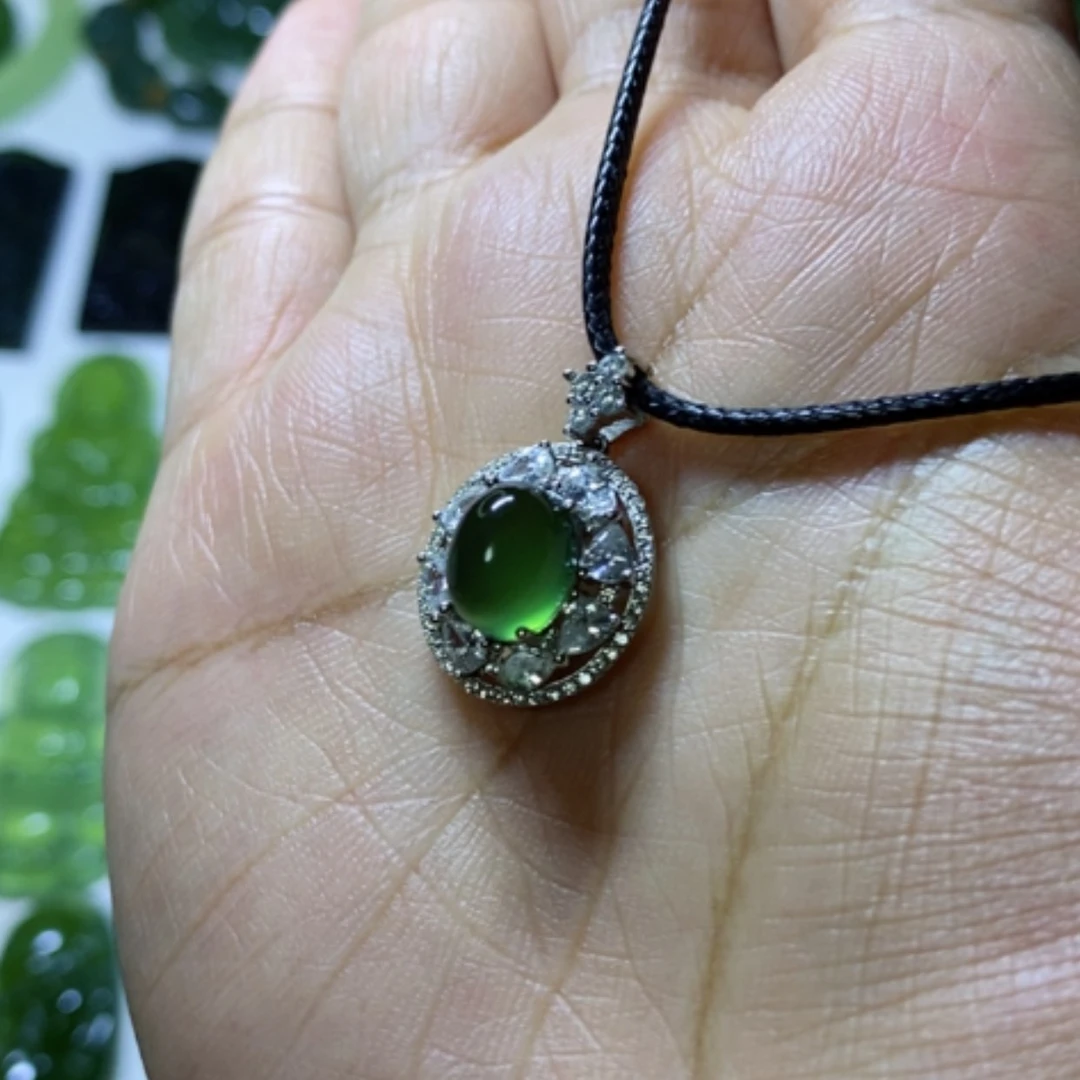 【闪购商品】银S925镶嵌蛇纹石玉颈饰