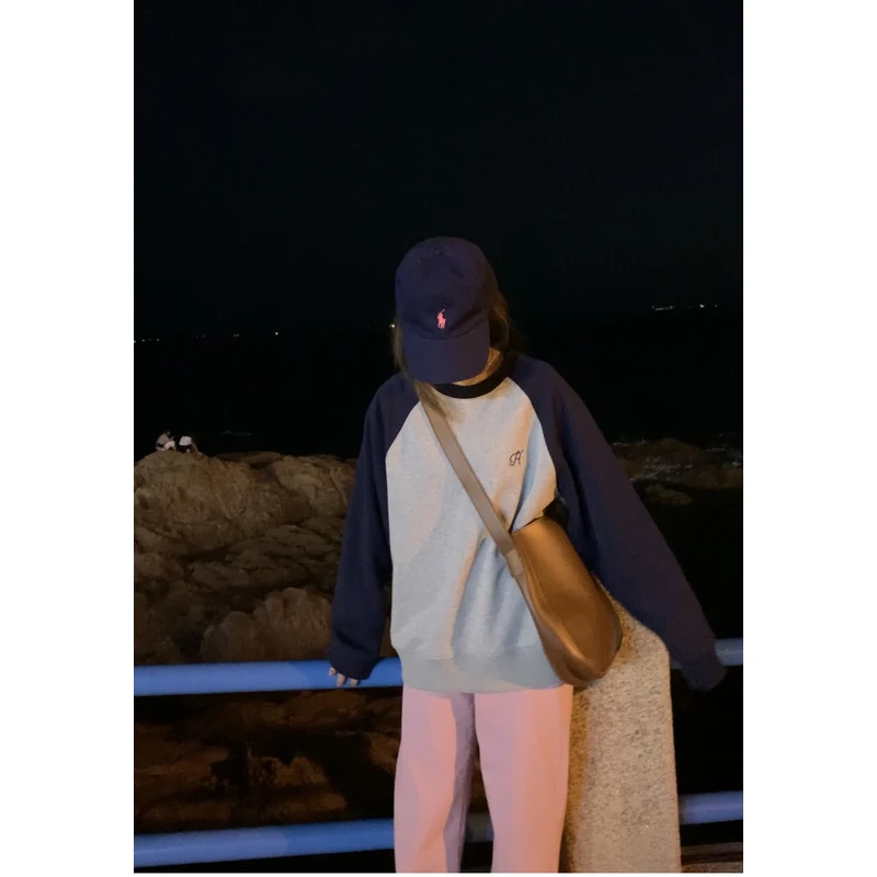 Halo nini 卫衣女春秋款美式减龄插肩袖刺绣字母拼色宽松显瘦上衣