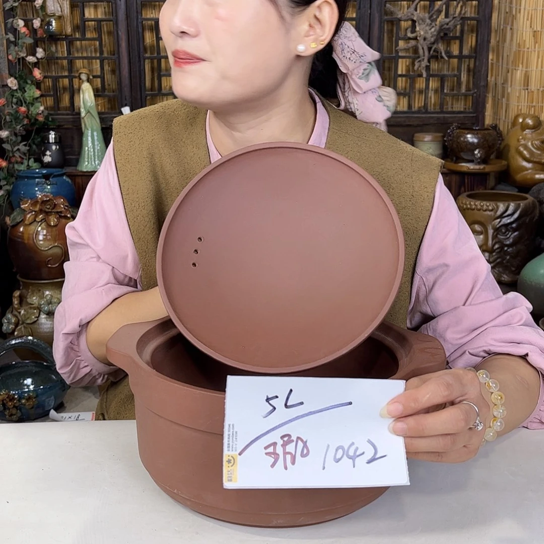 紫砂花盆在一起就