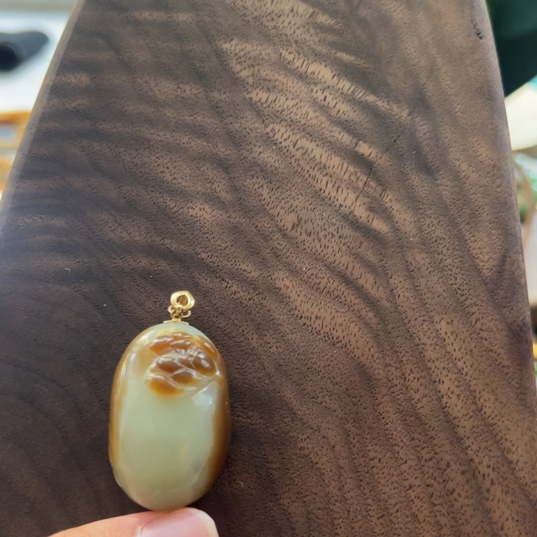 和田玉18K金镶嵌颈饰