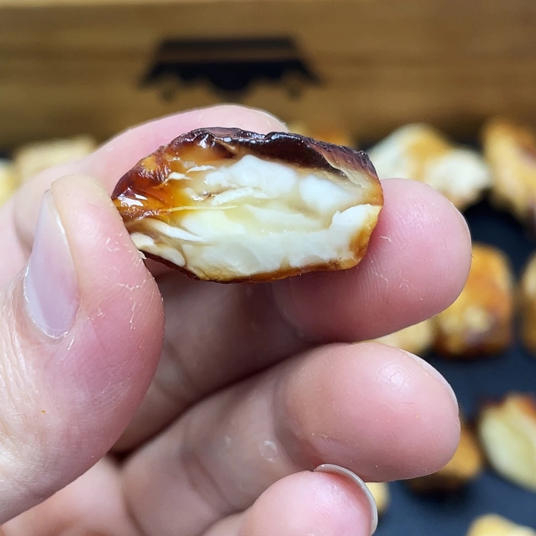 未镶嵌定制琥珀阿*哥定制